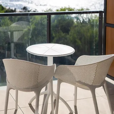 Aquamarina Prima 91 By Renters